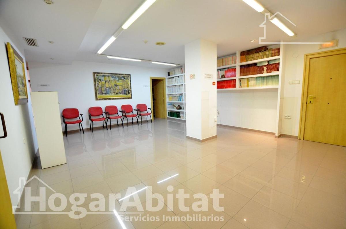 Sale of apartment in Piso en Rambla de Méndez Núñez, Casco Histórico-Santa Cruz, Alicante / Alacant, Alicante
photo 1