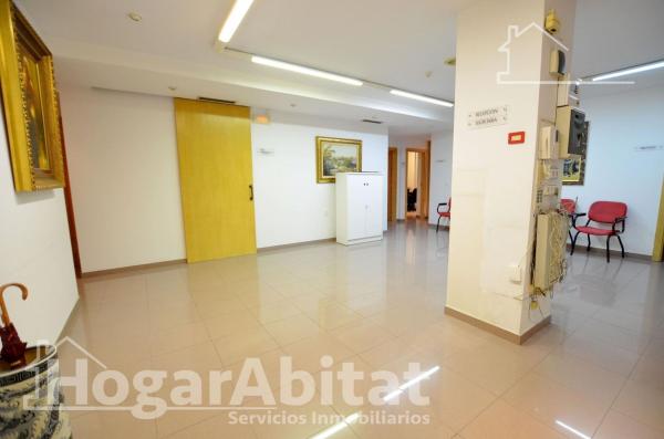 Venta de piso en Piso en Rambla de Méndez Núñez, Casco Histórico-Santa Cruz, Alicante / Alacant, Alicante / Alacant
thumbnail 3