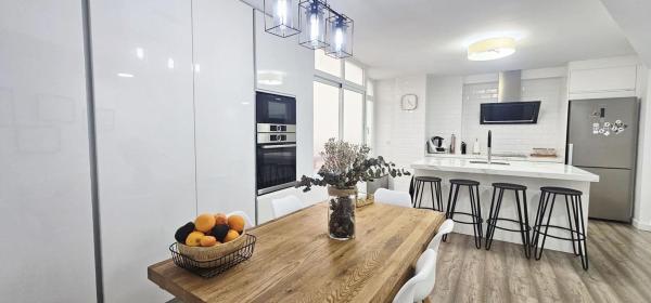 Venta de piso en Piso en Ensanche-Diputación, Alicante / Alacant, Alicante / Alacant
photo 1