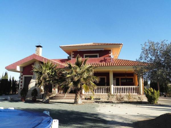 Chalet independiente en venta en Casa o chalet en Pinoso, Pinoso
 photo 1