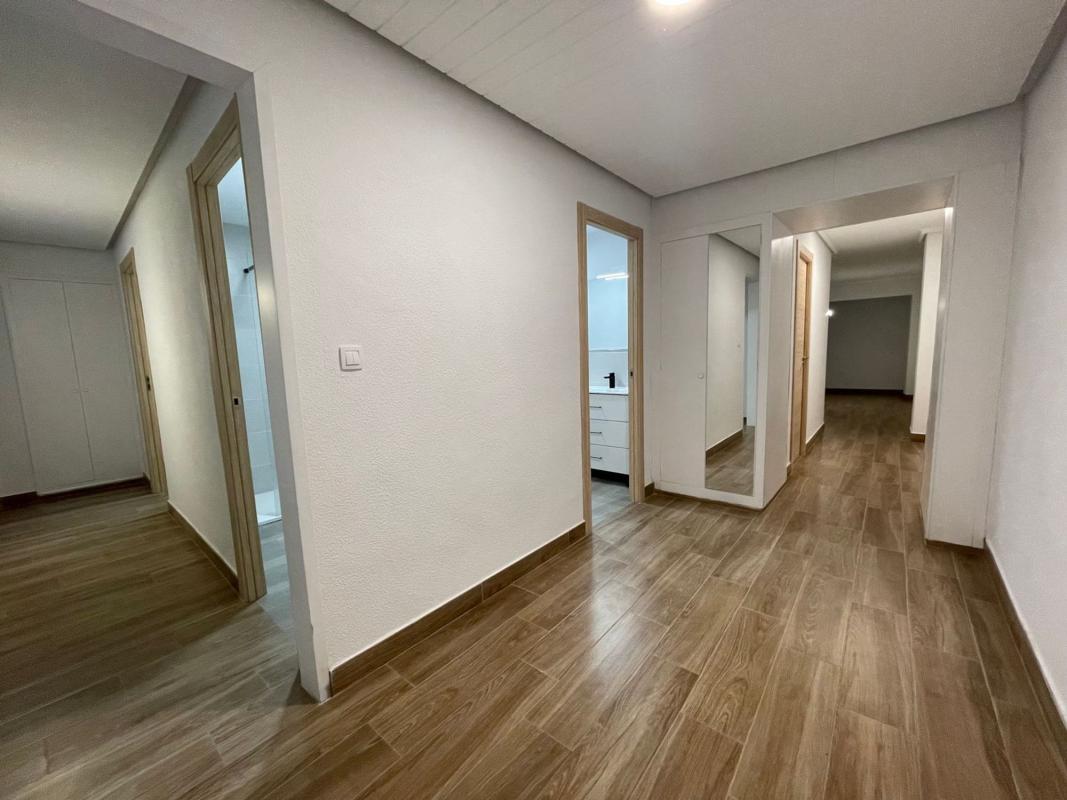 Sale of apartment in Piso en Calle Sant Vicent, 16, Centro, Elche / Elx, Elche / Elx
 photo 2