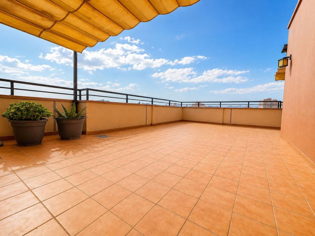 Venta de ático en Ático en Avenida Juan Sanchis Candela, Garbinet - Parque de las Avenidas, Alicante / Alacant, Alicante / Alacant photo 1
