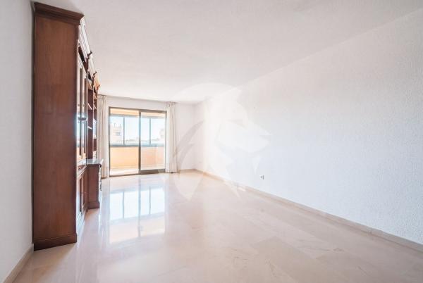 Продажа квартиры на Piso en Avenida Pintor Xavier Soler, Garbinet - Parque de las Avenidas, Alicante / Alacant, Аликанте / Алакант
thumbnail 2