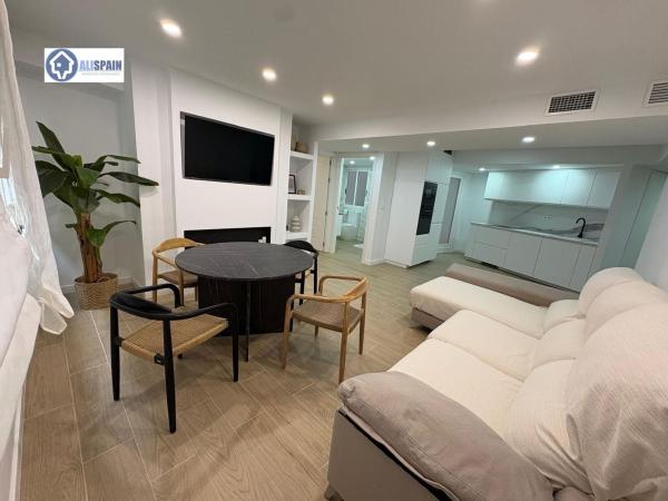 Продажа квартиры на Piso en Casco Histórico-Santa Cruz, Alicante / Alacant, Аликанте / Алакант
thumbnail 2