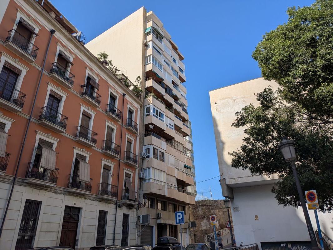 Sale of apartment in Piso en Plaza Paseíto Ramiro, 12, Casco Histórico-Santa Cruz, Alicante / Alacant, Alicante
photo 3