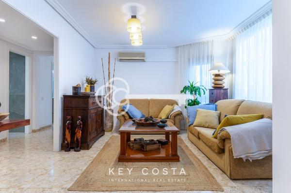 Продажа квартиры на Piso en Calle Pintor Aparicio, Ensanche-Diputación, Alicante / Alacant, Аликанте / Алакант
 photo 4
