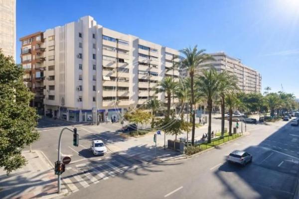 Продажа квартиры на Piso en Avenida Oscar Espla, Benalúa, Alicante / Alacant, Аликанте / Алакант
photo 1