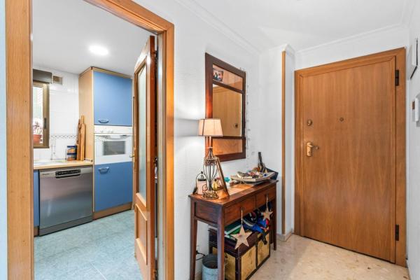 Продажа квартиры на Piso en Calle del Cabañal, Vistahermosa, Alicante / Alacant, Аликанте / Алакант
photo 1