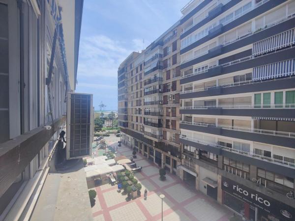 Venta de piso en Piso en Calle Orense, Ensanche-Diputación, Alicante / Alacant, Alicante / Alacant
 photo 1