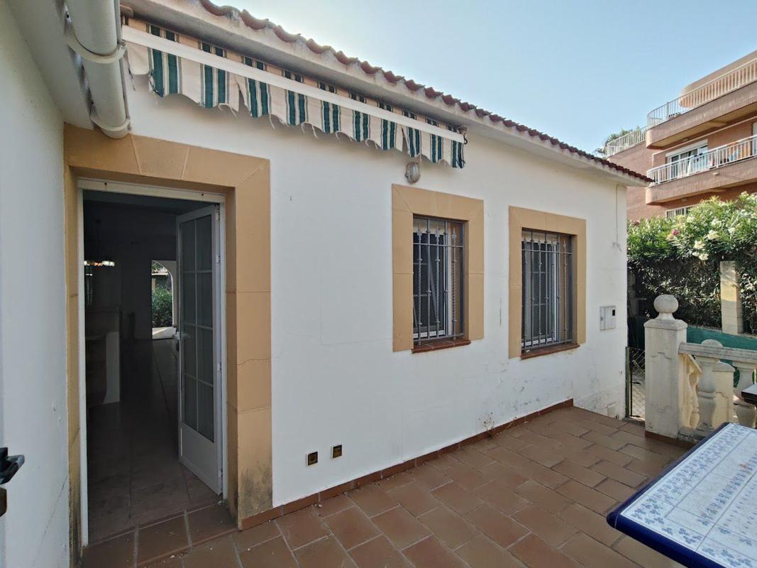 Sale of independent chalet in Casa o chalet en Calle Llac Sanabria, L'Almadrava-L'Estanyò, Denia, Denia
photo 2