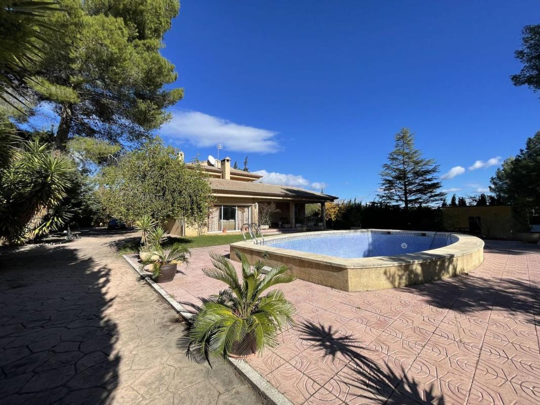 Properties for sale and rent in Spain photo 4