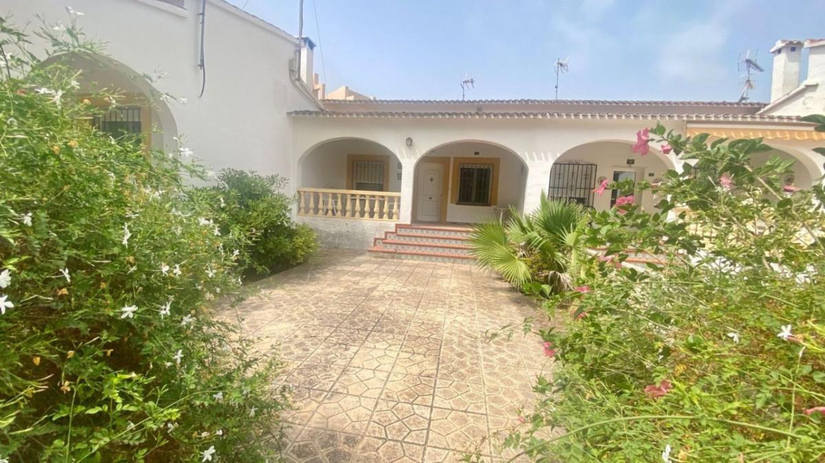 Sale of independent chalet in The Marines/Las Marinas, Denia
photo 1