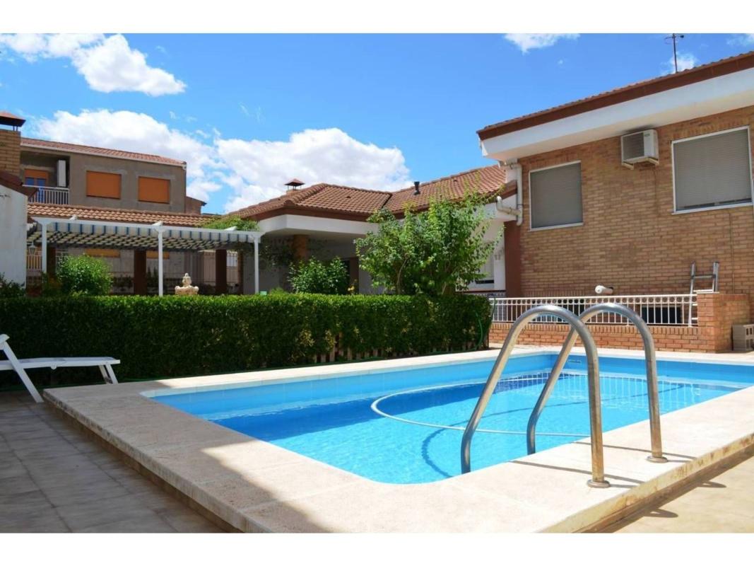 Propiedades en venta y alquiler en España photo 1
