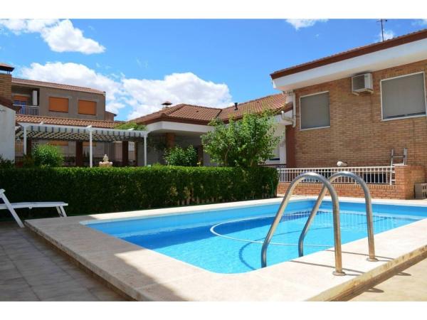 Chalet adosado en Sax photo 1