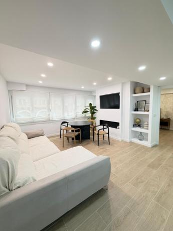 Venta de piso en Piso en Casco Histórico-Santa Cruz, Alicante / Alacant, Alicante / Alacant
 photo 1