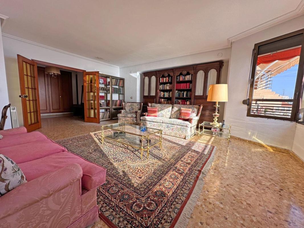 Sale of apartment in Piso en Calle de la Virgen del Socorro, Raval Roig-Virgen del Socorro, Alicante / Alacant, Alicante
 photo 3