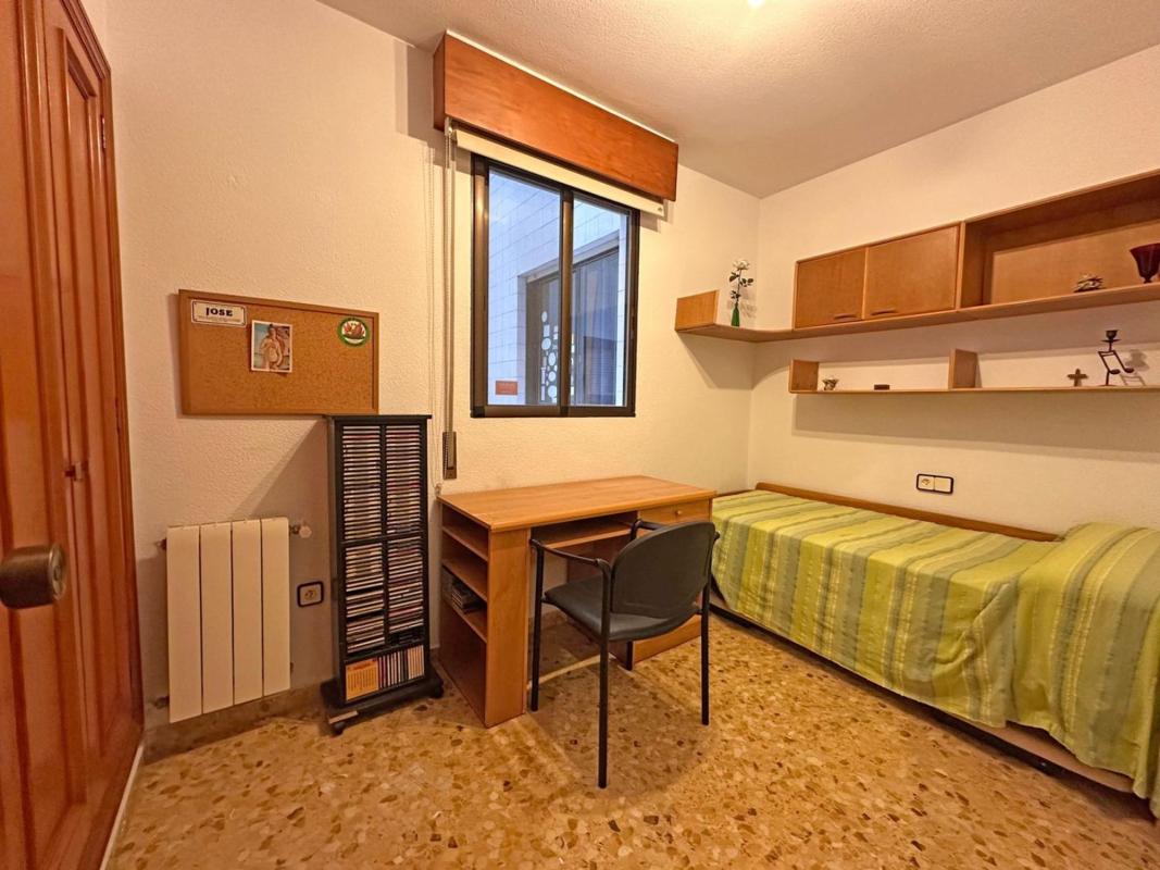 Sale of apartment in Piso en Calle de la Virgen del Socorro, Raval Roig-Virgen del Socorro, Alicante / Alacant, Alicante
 photo 5