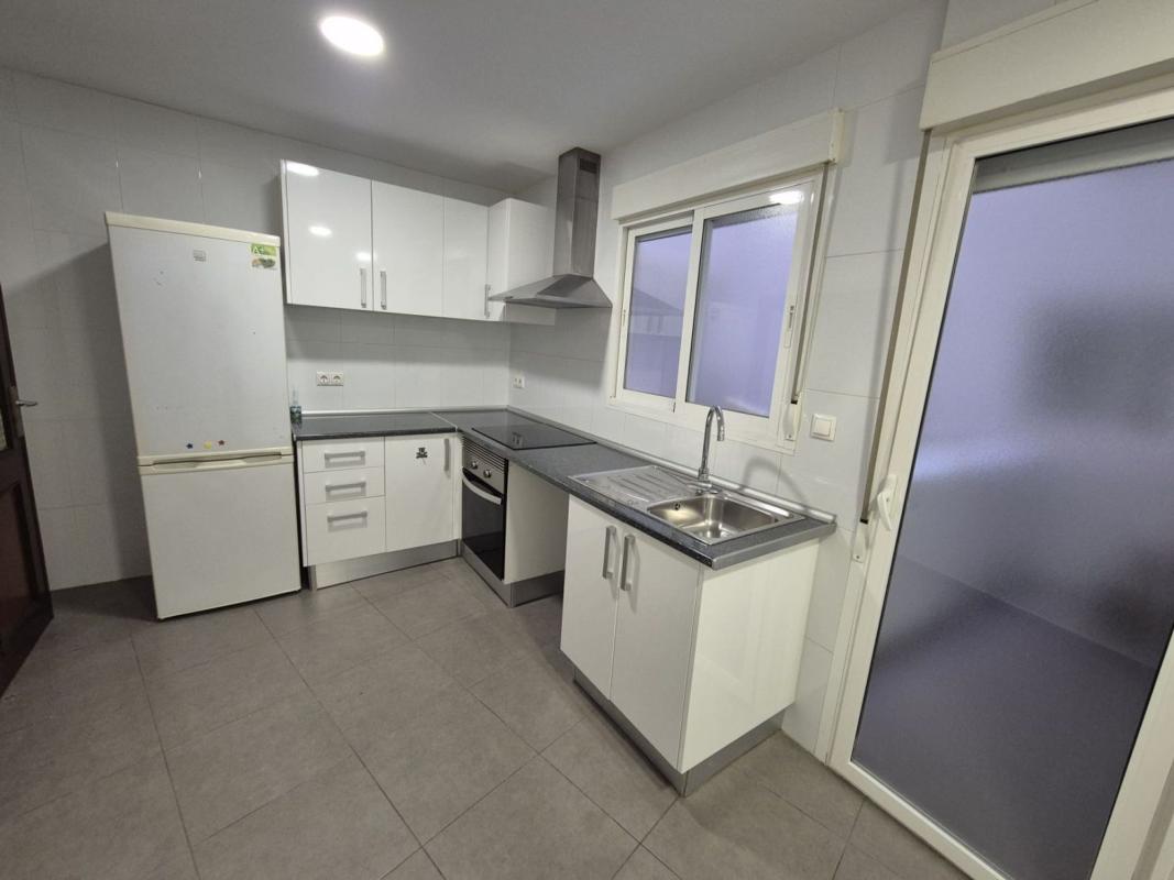 Sale of apartment in Piso en Casco Histórico-Santa Cruz, Alicante / Alacant, Alicante
photo 5