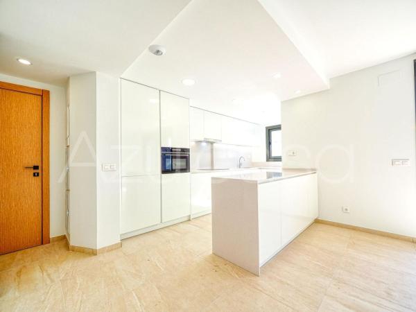 Penthouse for sale at  Ático en Calle Bailarín José Espadero, Garbinet - Parque de las Avenidas, Alicante / Alacant, Alicante photo 2