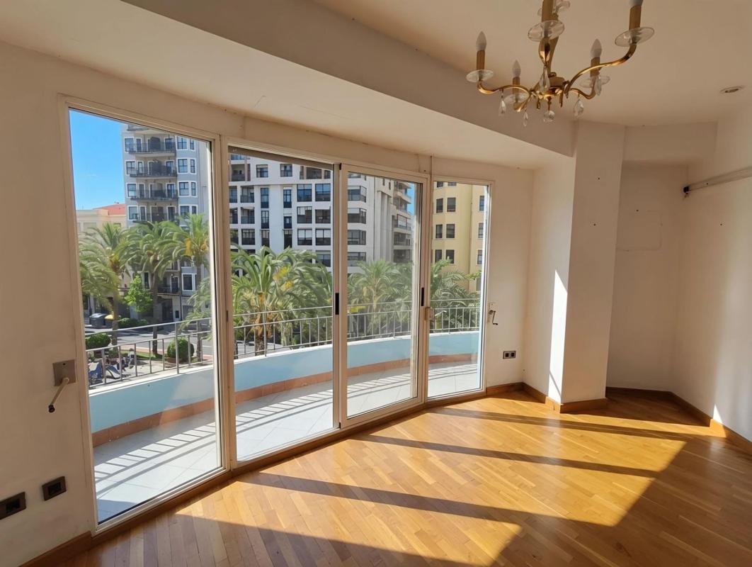 Продажа квартиры на Piso en Ensanche-Diputación, Alicante / Alacant, Аликанте / Алакант
photo 1