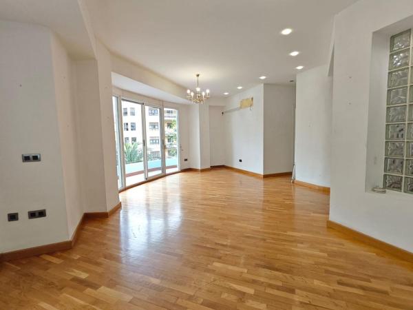 Venta de piso en Piso en Ensanche-Diputación, Alicante / Alacant, Alicante / Alacant
 photo 2