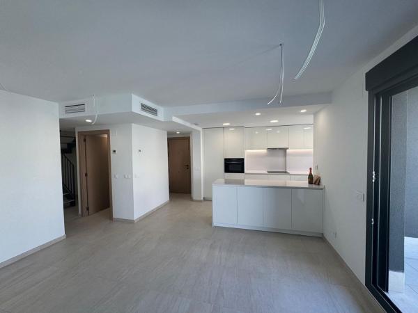 Penthouse for sale at  Ático en Calle Bailarín José Espadero, Garbinet - Parque de las Avenidas, Alicante / Alacant, Alicante photo 1