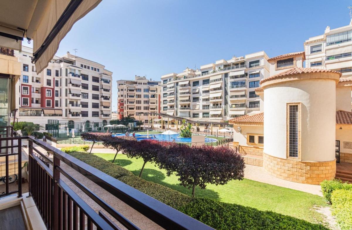Venta de piso en Piso en Portes Encarnades-Torreta-Portalada, Elche / Elx, Elche / Elx
photo 1