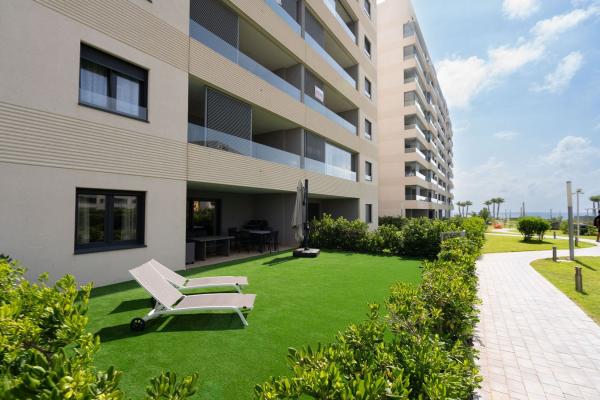 Venta de piso en Piso en Calle Ciclón, Punta Prima, Torrevieja, Torrevieja
 photo 1