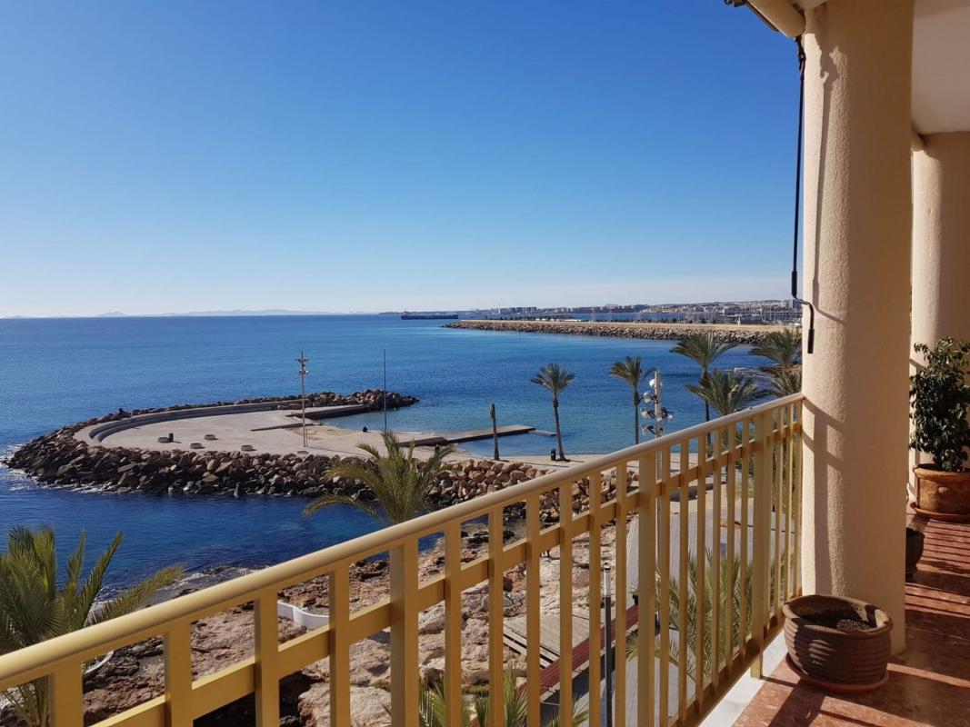 Venta de piso en Piso en Las Piscinas Naturales, Torrevieja, Torrevieja
photo 1