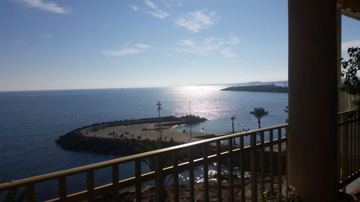 Venta de piso en Piso en Las Piscinas Naturales, Torrevieja, Torrevieja
photo 2