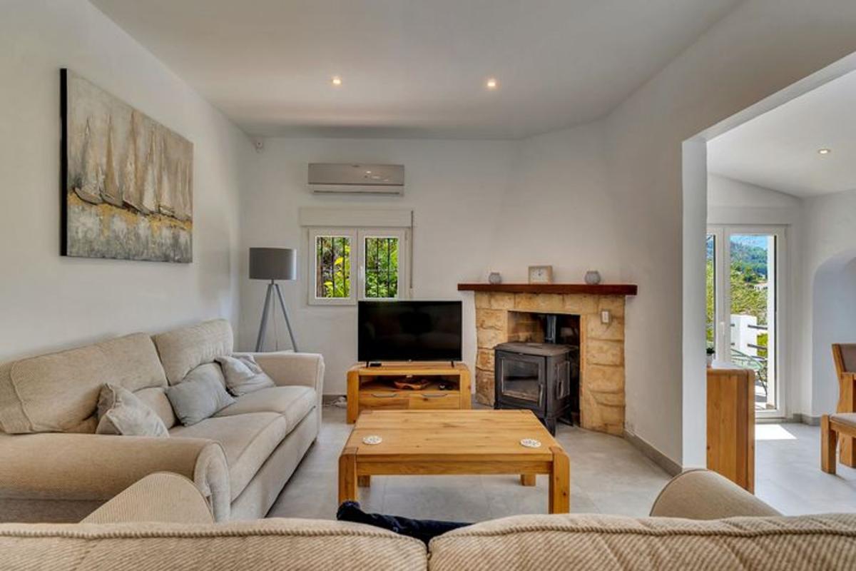 Properties for sale and rent in Spain photo 2