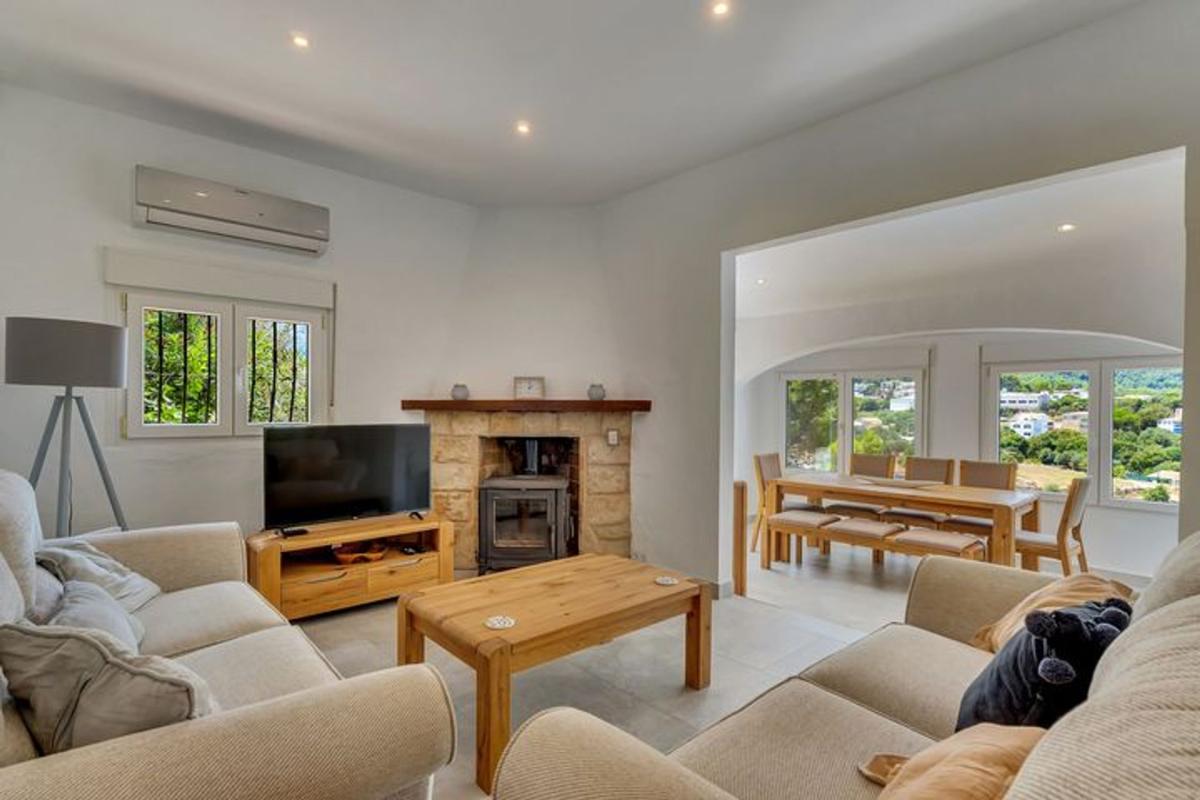 Properties for sale and rent in Spain photo 3