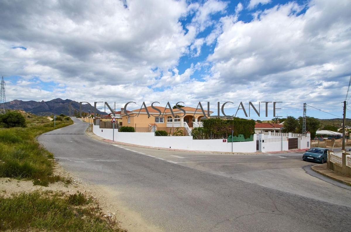 Properties for sale and rent in Spain photo 3