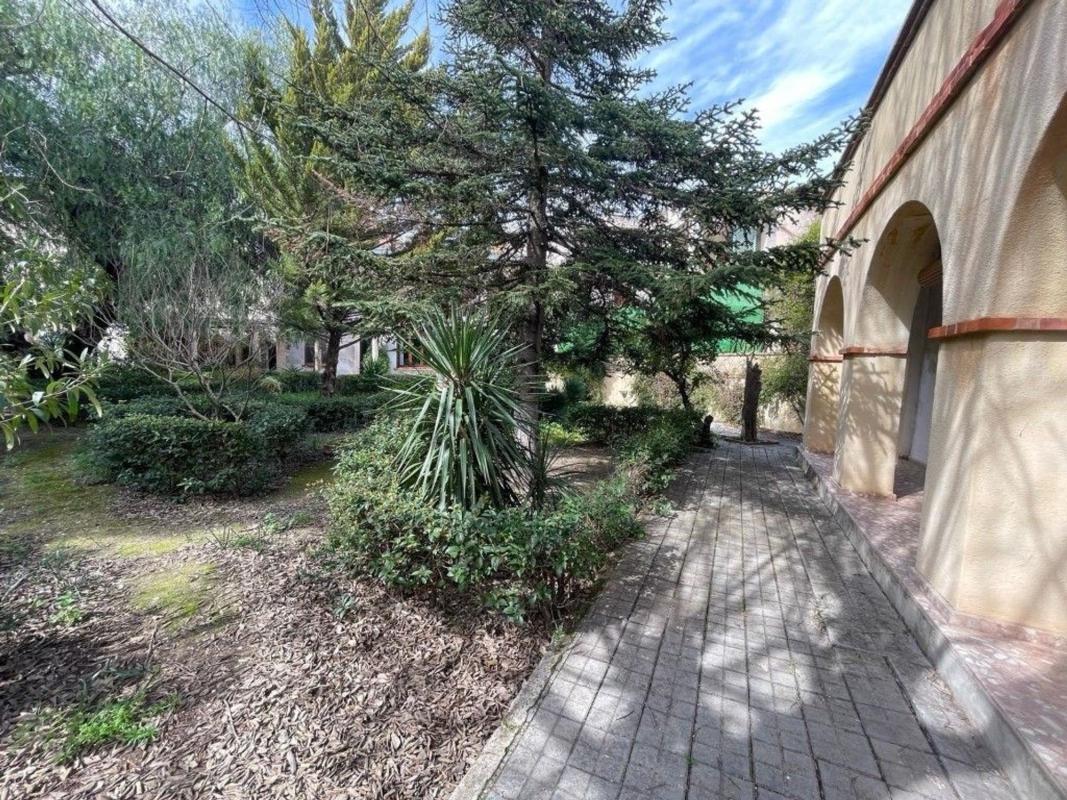 Properties for sale and rent in Spain photo 3