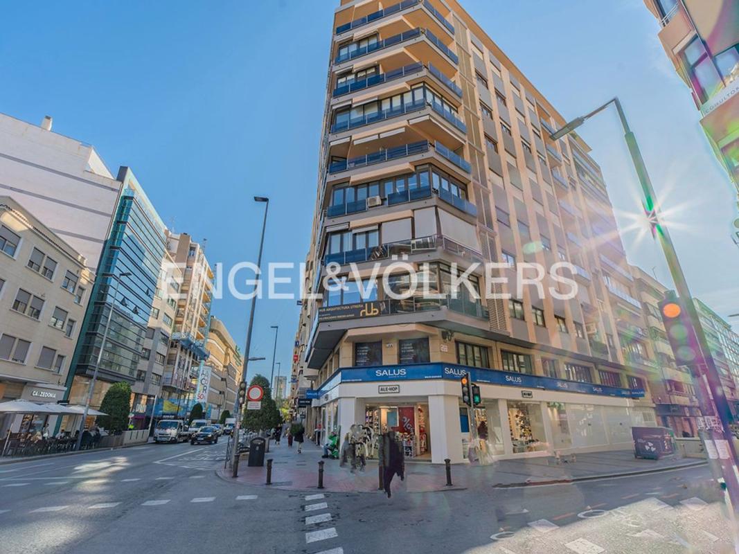 Продажа квартиры на Piso en Avenida Maisonnave, 31, Ensanche-Diputación, Alicante / Alacant, Аликанте / Алакант
photo 2