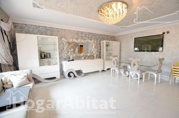 Chalet adosado en Calle Amadeo Valls, Tómbola - Rabasa, Alicante / Alacant photo 1