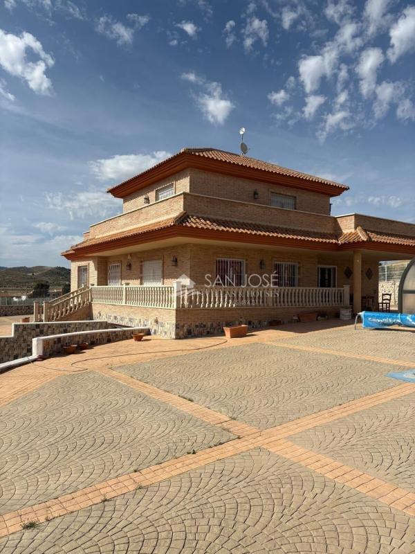 Properties for sale and rent in Spain photo 2