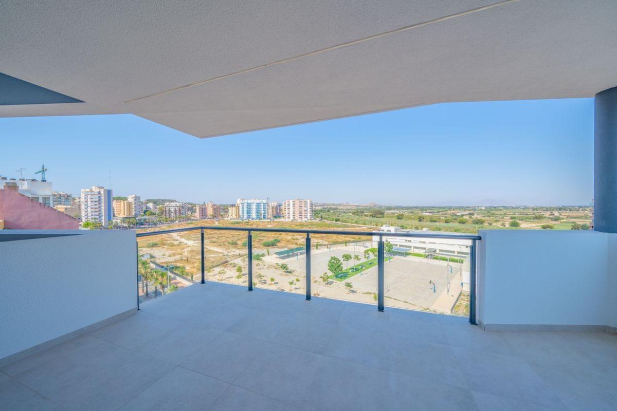 Venta de piso en Piso en Calle Joaquin Cartagena, Puerto Deportivo, Guardamar del Segura, Guardamar del Segura
 photo 2