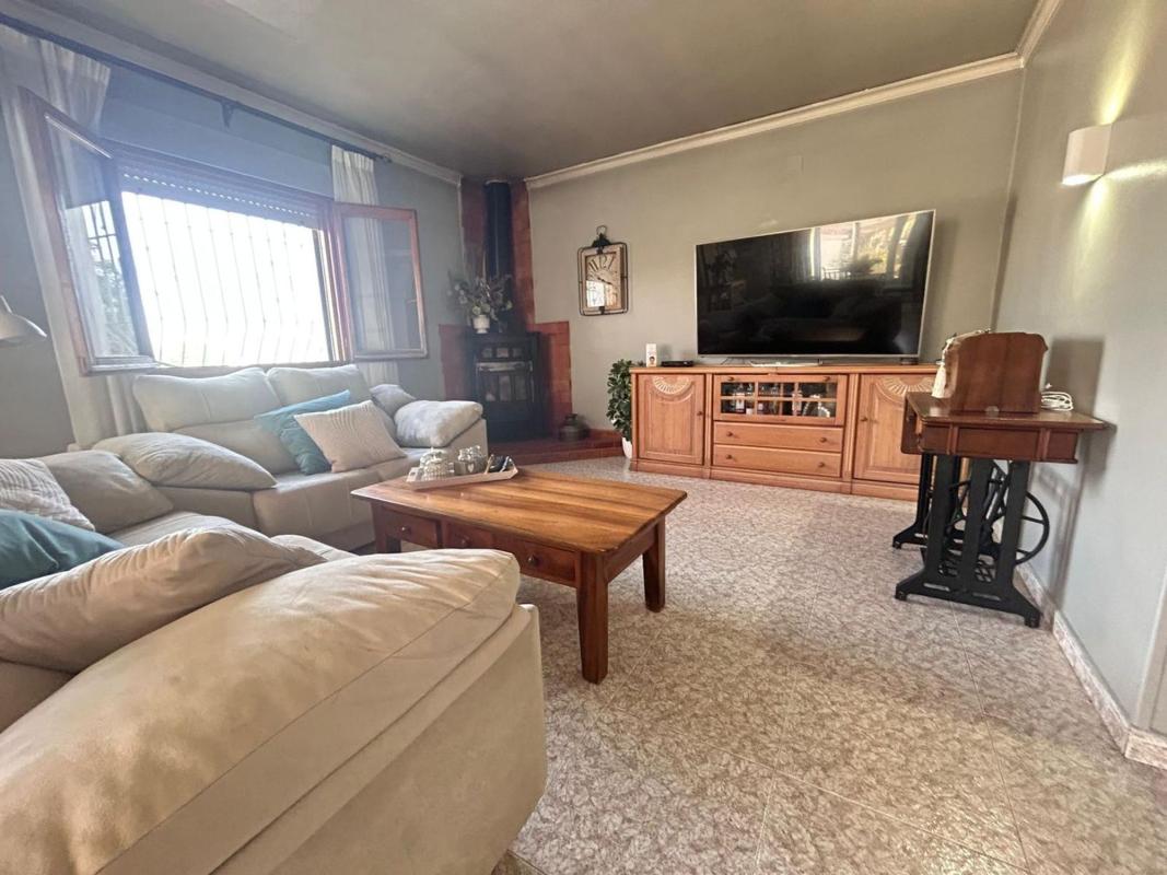 Properties for sale and rent in Spain photo 3