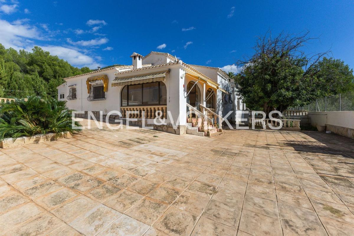 Недвижимость на продажу и в аренду в Испании photo 1