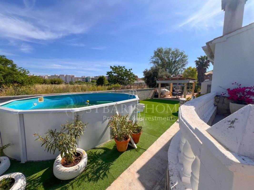Properties for sale and rent in Spain photo 4