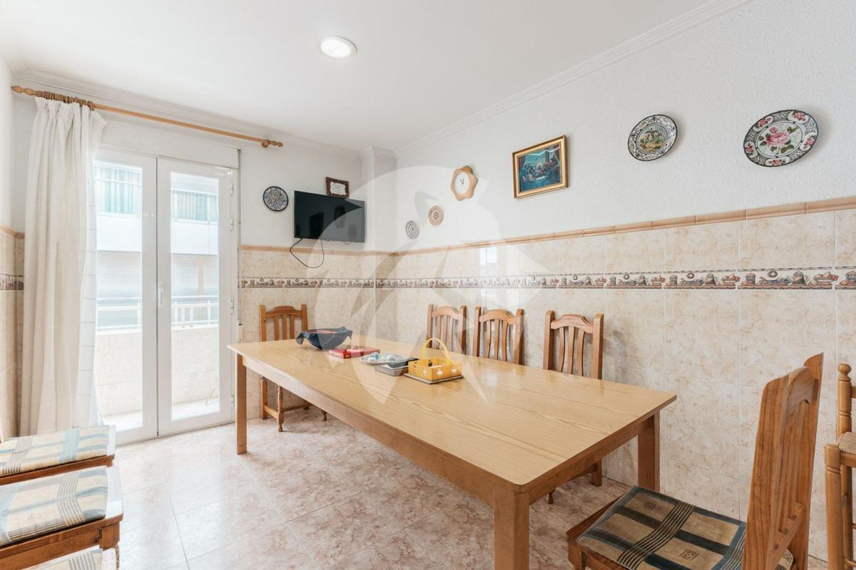 Sale of apartment in Piso en Calle Alberola Romero, Casco Histórico-Santa Cruz, Alicante / Alacant, Alicante
 photo 5