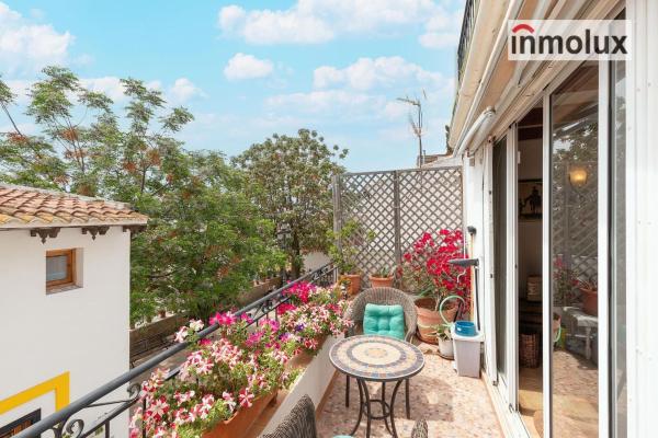 Independent chalet for sale in Casa o chalet en Calle San Antonio, Casco Histórico-Santa Cruz, Alicante / Alacant, Alicante
thumbnail 2