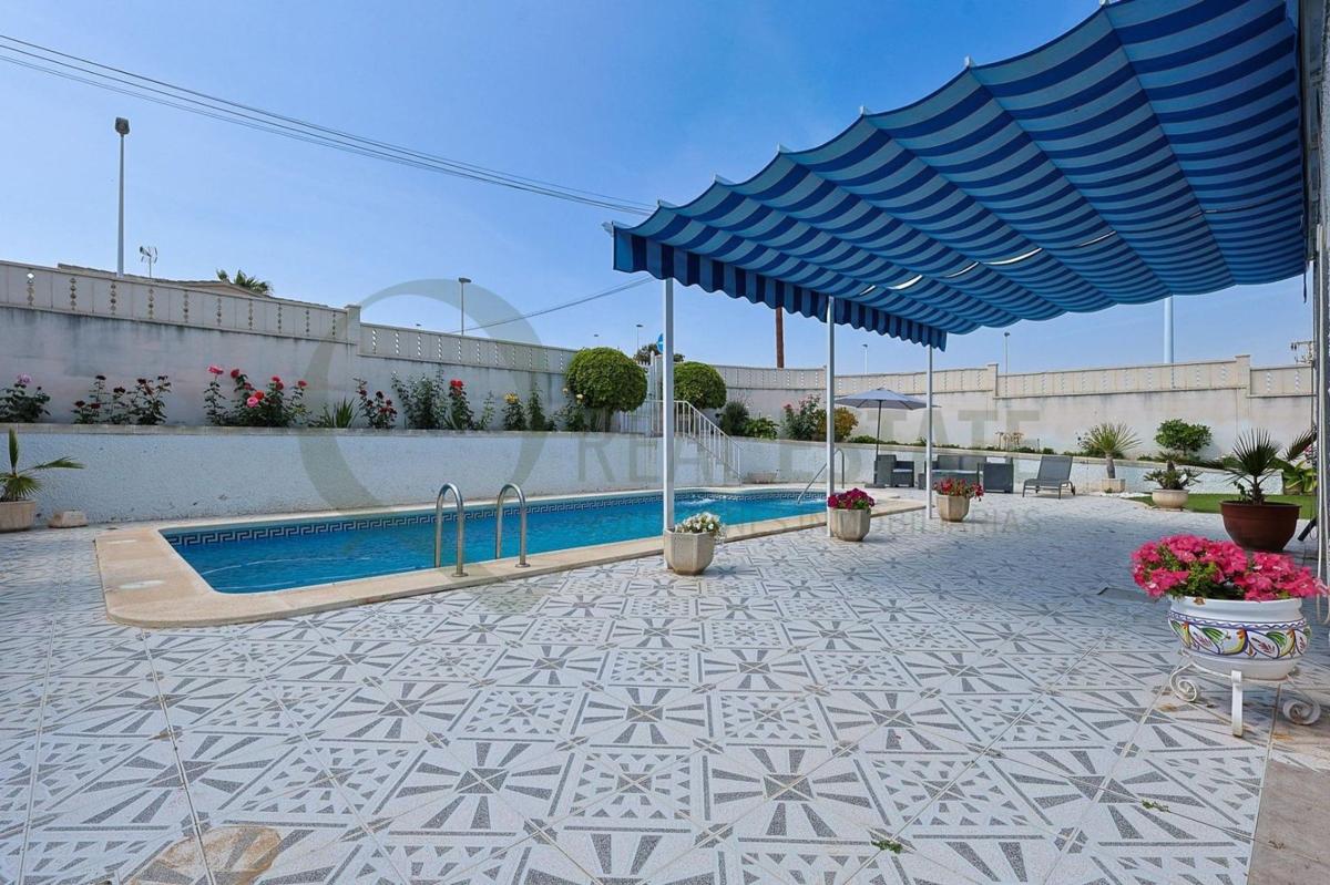 Properties for sale and rent in Spain photo 4