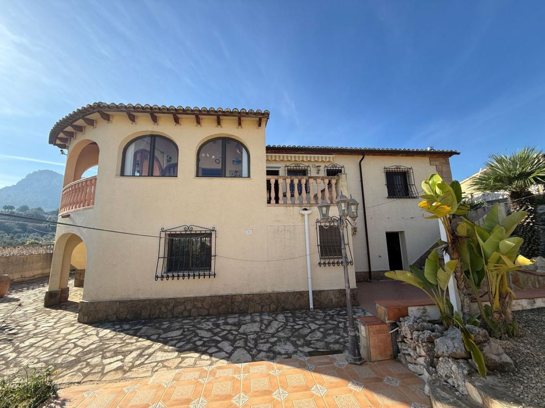 Properties for sale and rent in Spain photo 4