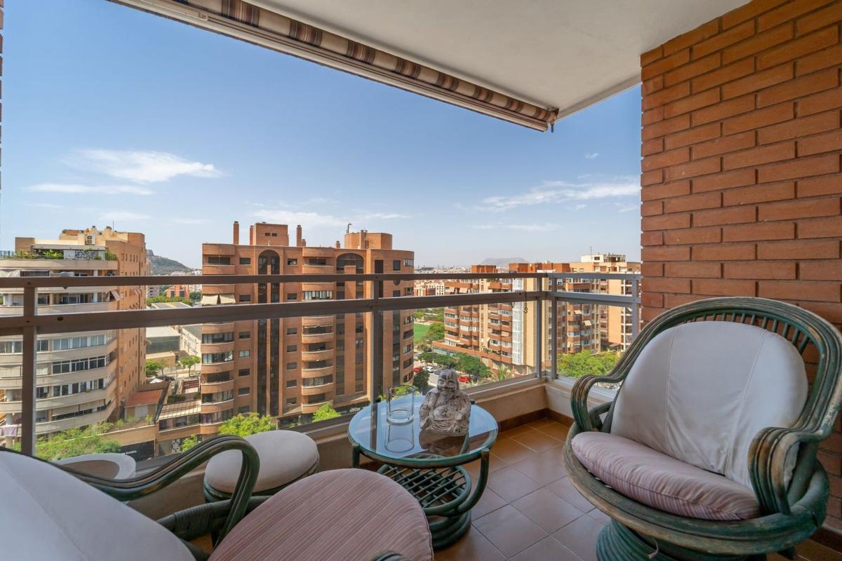 Продажа квартиры на Piso en Avenida Pintor Xavier Soler, 13, Garbinet - Parque de las Avenidas, Alicante / Alacant, Аликанте / Алакант
 photo 2