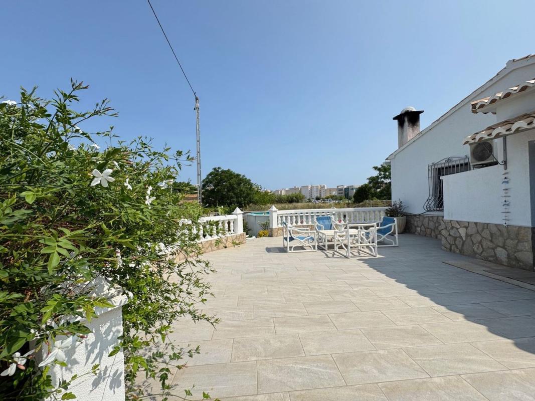 Properties for sale and rent in Spain photo 4