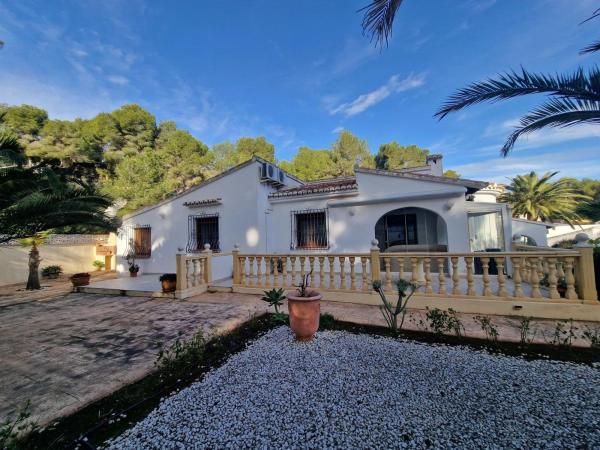 Chalet independiente en venta en Casa o chalet en Pinar de Advocat-Cometa, Moraira, Moraira
photo 1
