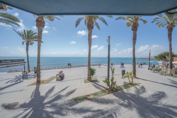 Venta de piso en Piso en Paseo Juan Aparicio, Las Piscinas Naturales, Torrevieja, Torrevieja
 photo 2