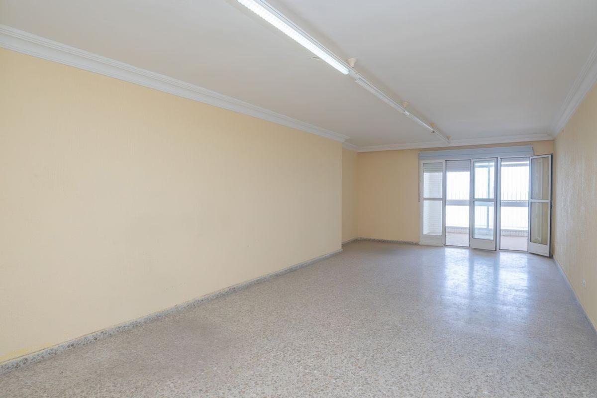 Venta de piso en Piso en Paseo Juan Aparicio, Las Piscinas Naturales, Torrevieja, Torrevieja
photo 5